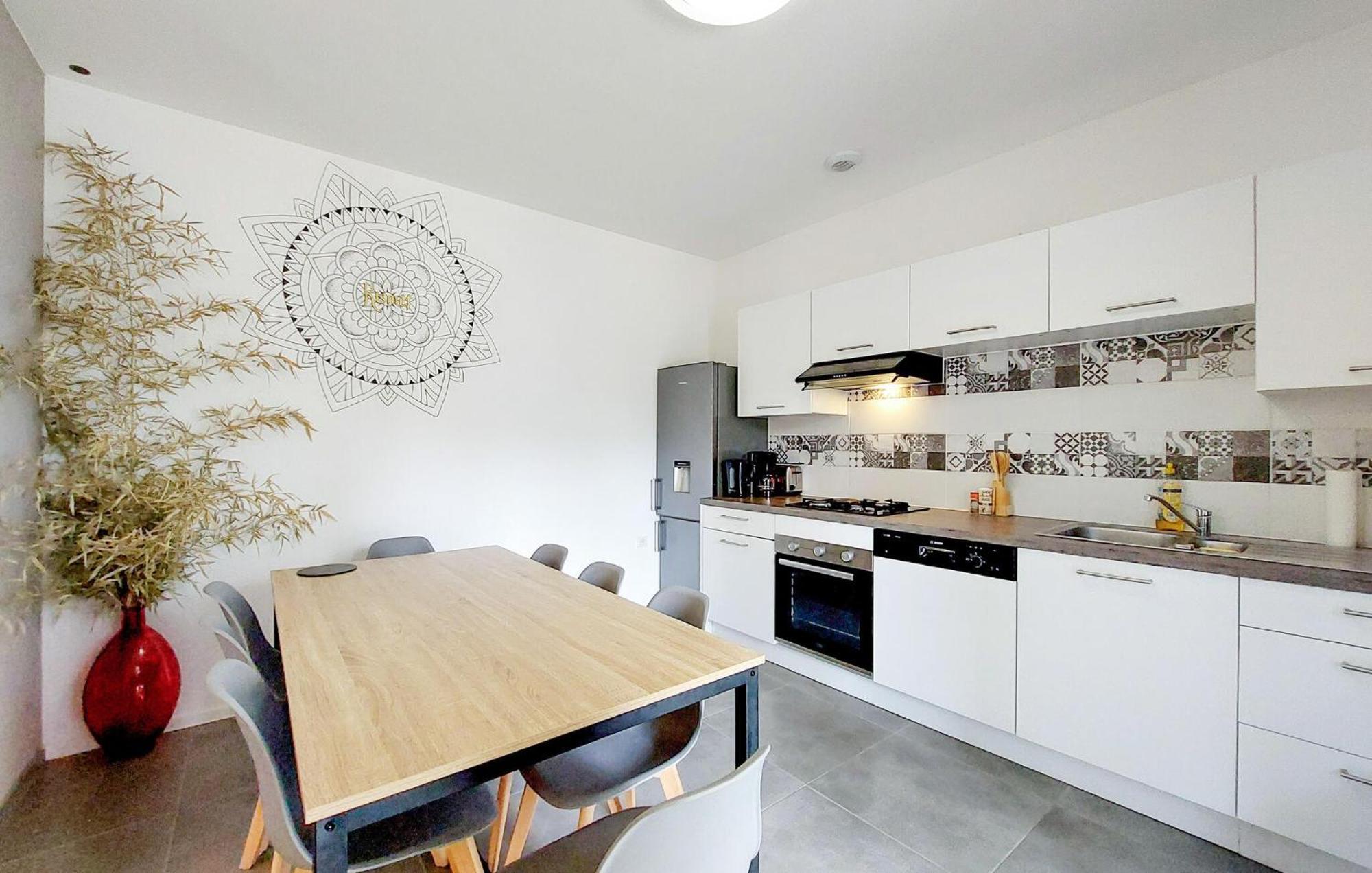 2 Bedroom Beautiful Apartment In Льо Тийо Екстериор снимка